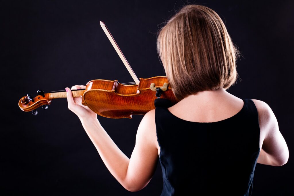 Woman with the violin